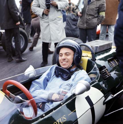 Jim-Clark-Lotus-25-Silverstone-2-5-64-01.jpg