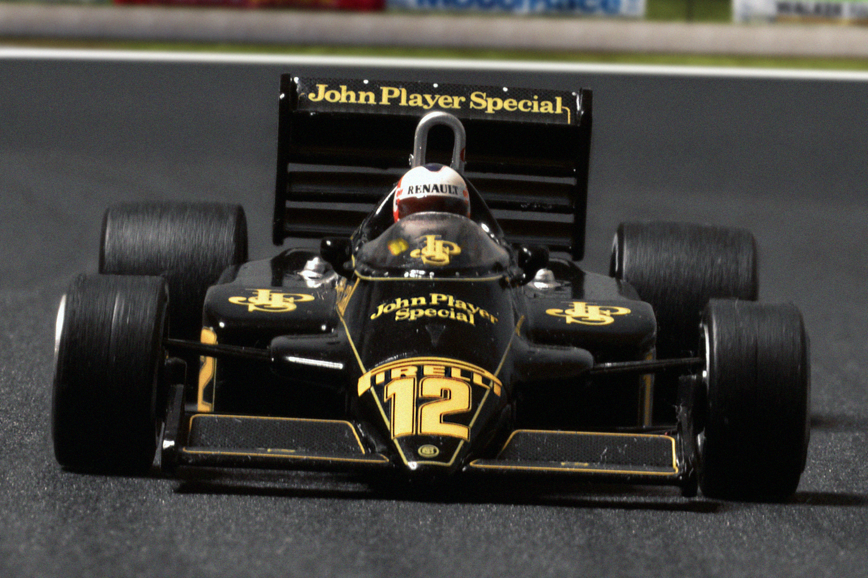Lotus Renault 94T 1983 Nigel Mansell - Minichamps 1:43