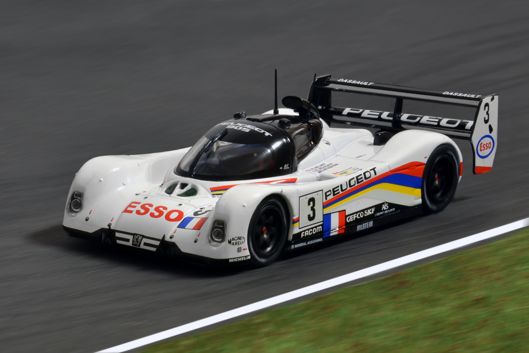 Peugeot 905 Le Mans 1993 Eric Hélary,<br />Christophe Bouchut, Geoff Brabham - Ixo 1:43