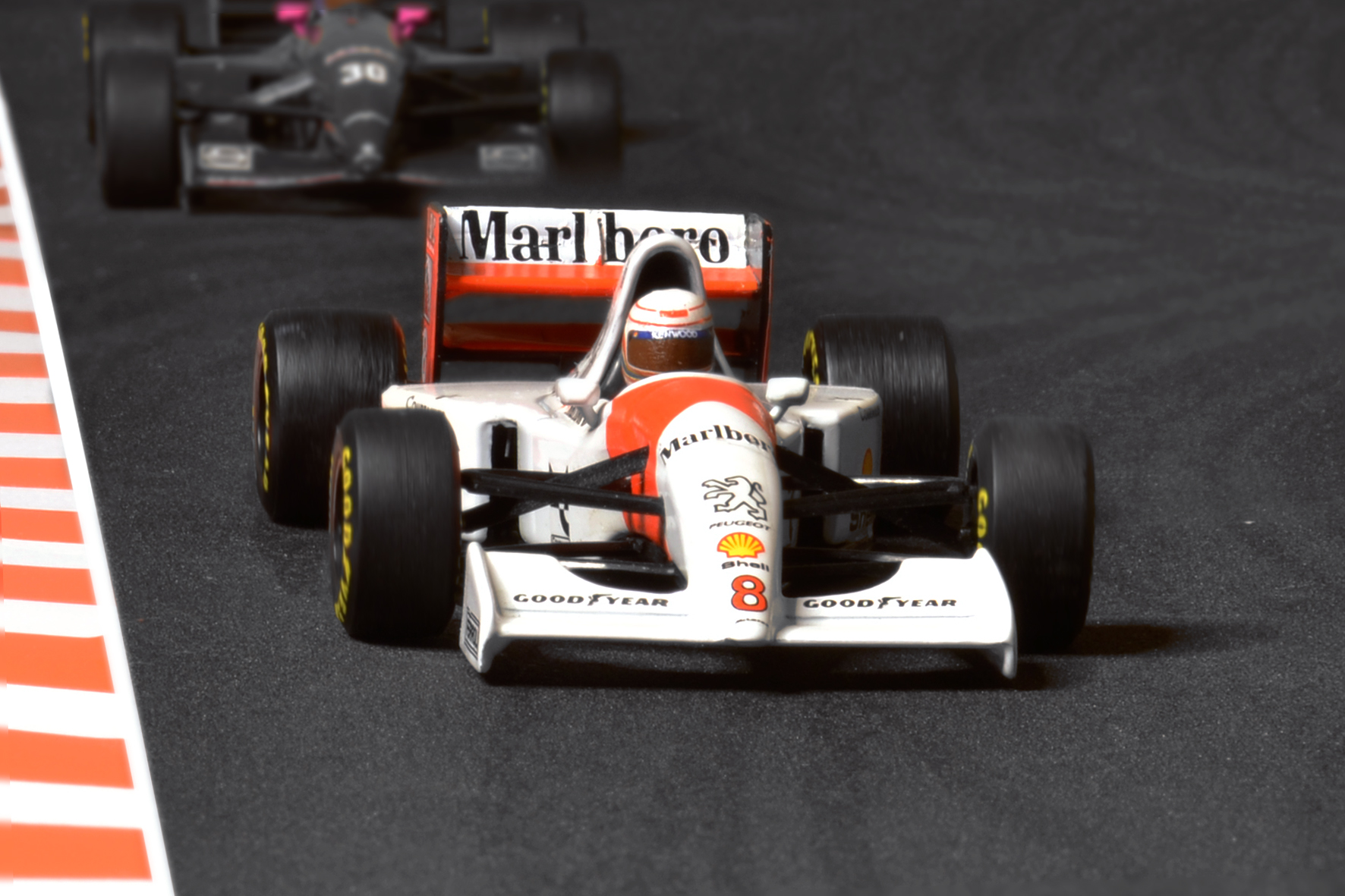 McLaren MP4/9 Martin Brundle 1994 - Minichamps 1:43