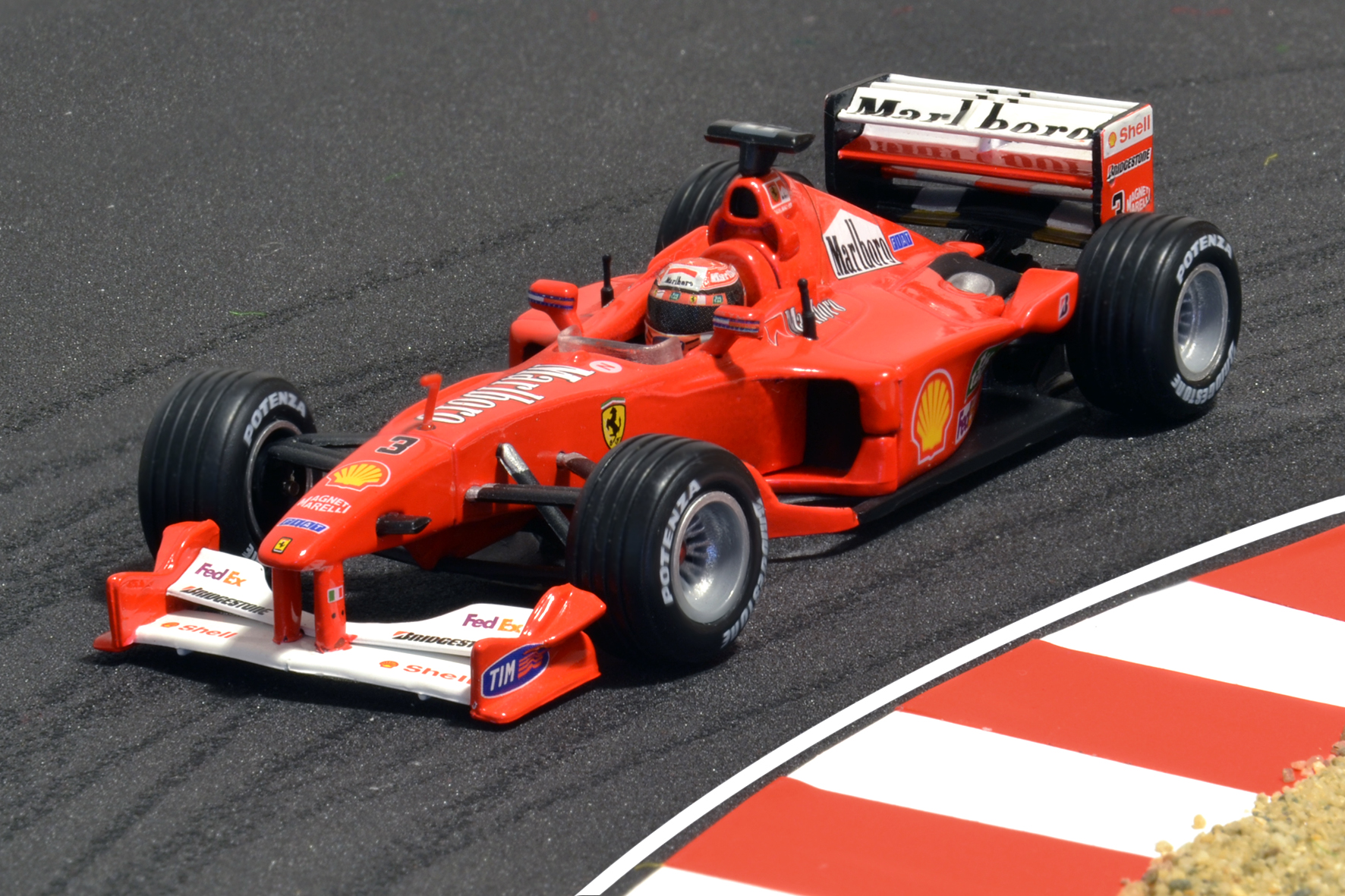 Év:2000<br />Modell: F1-2000<br />Pilóta: Michael Schumacher<br />Gyártó: Hot Wheels