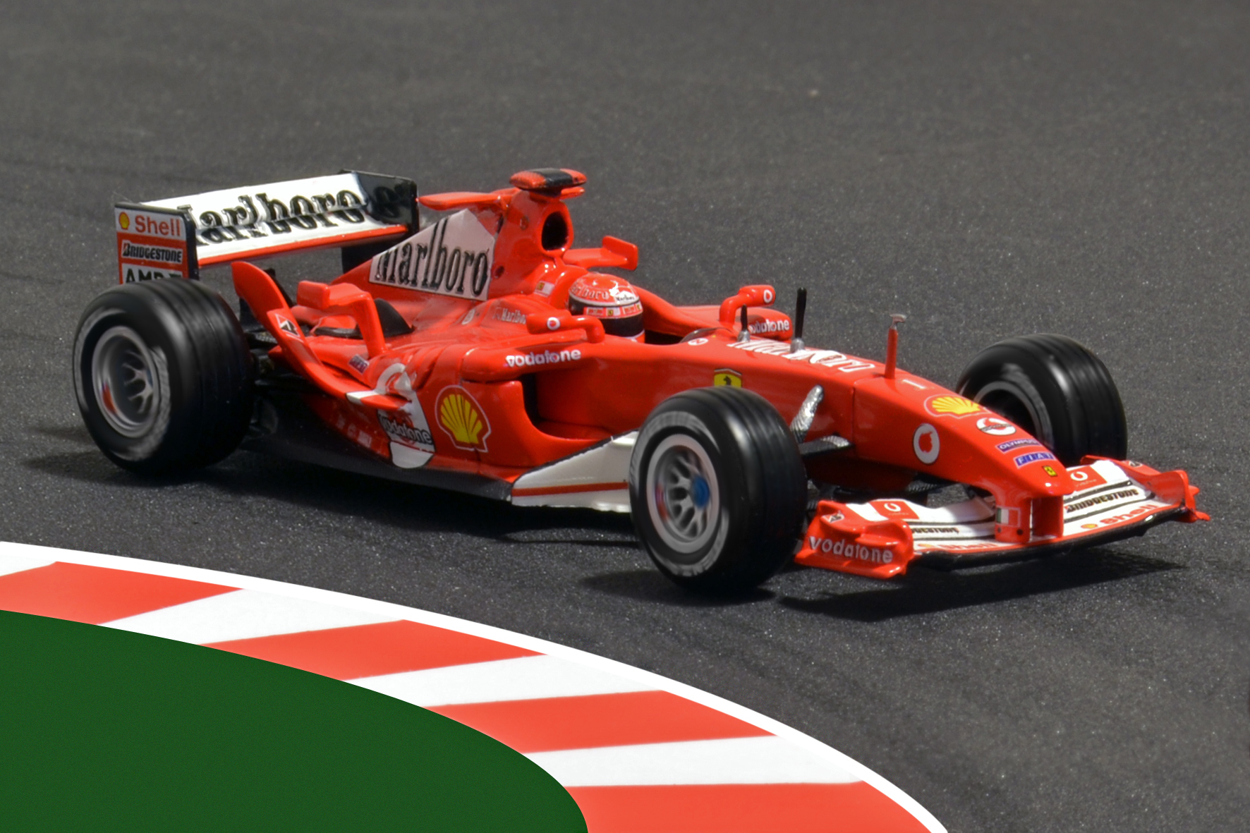Év:2004<br />Modell: F2004<br />Pilóta: Michael Schumacher<br />Gyártó: Hot Wheels