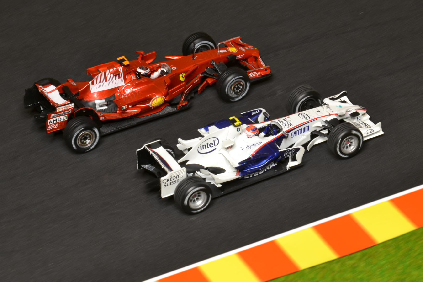 BMW F1.08 Robert Kubica Minichamps 1:43 & Ferrari F2008 Kimi Räikkönen Hot Wheels 1:43 2008