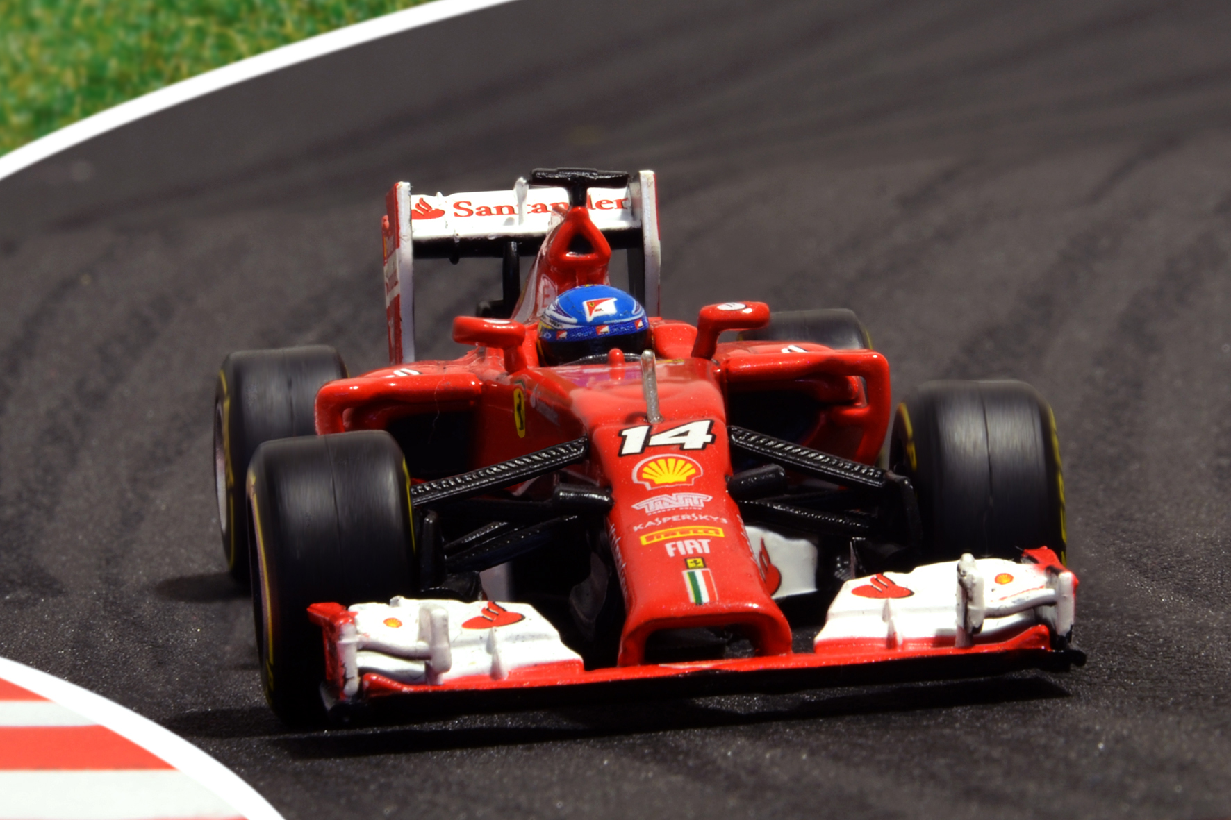 Év:2014<br />Modell: F14-T<br />Pilóta: Fernando Alonso<br />Gyártó: Hot Wheels