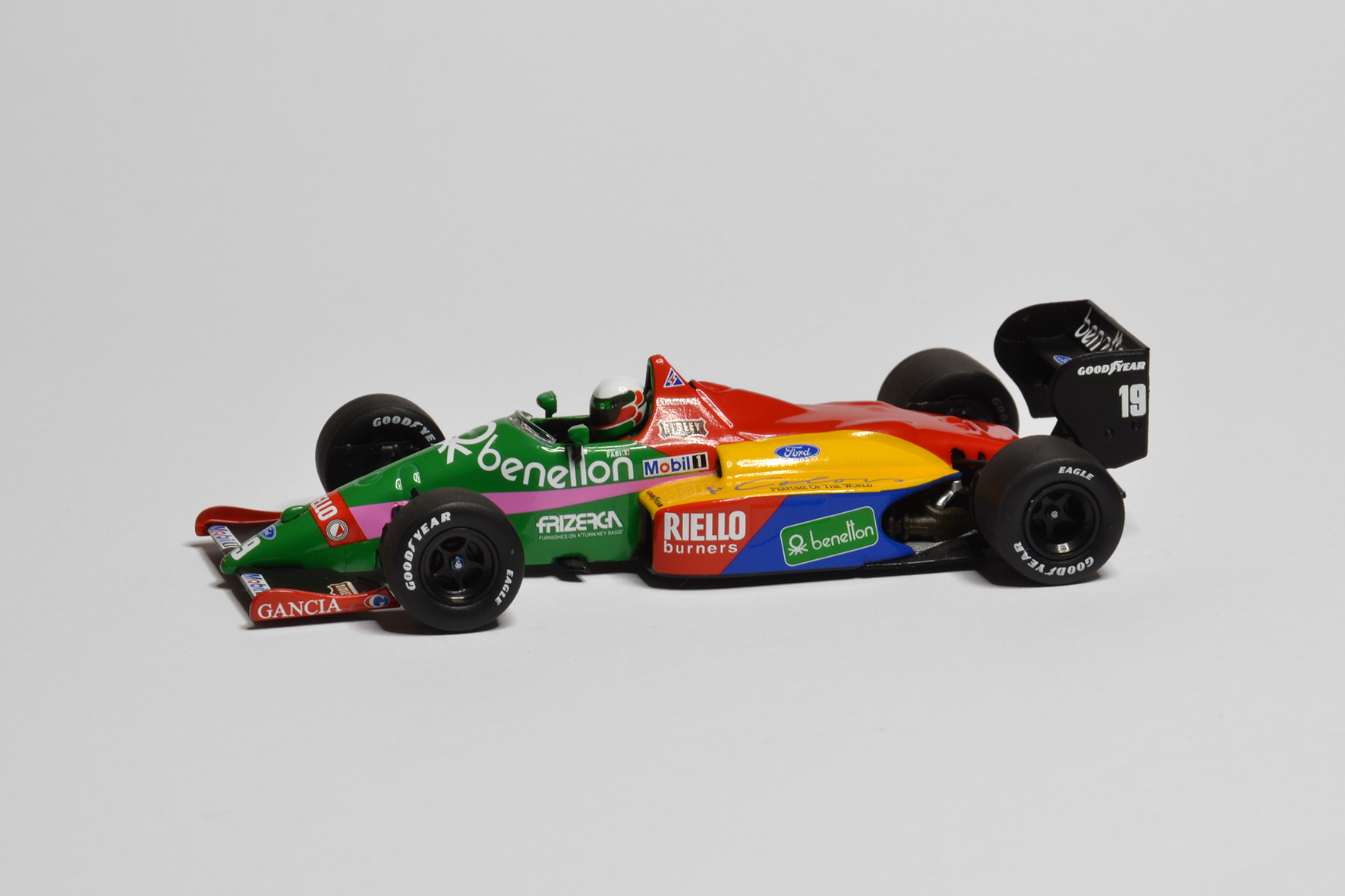 Benetton - Ford B187 | 1987 | Teo Fabi | Minichamps