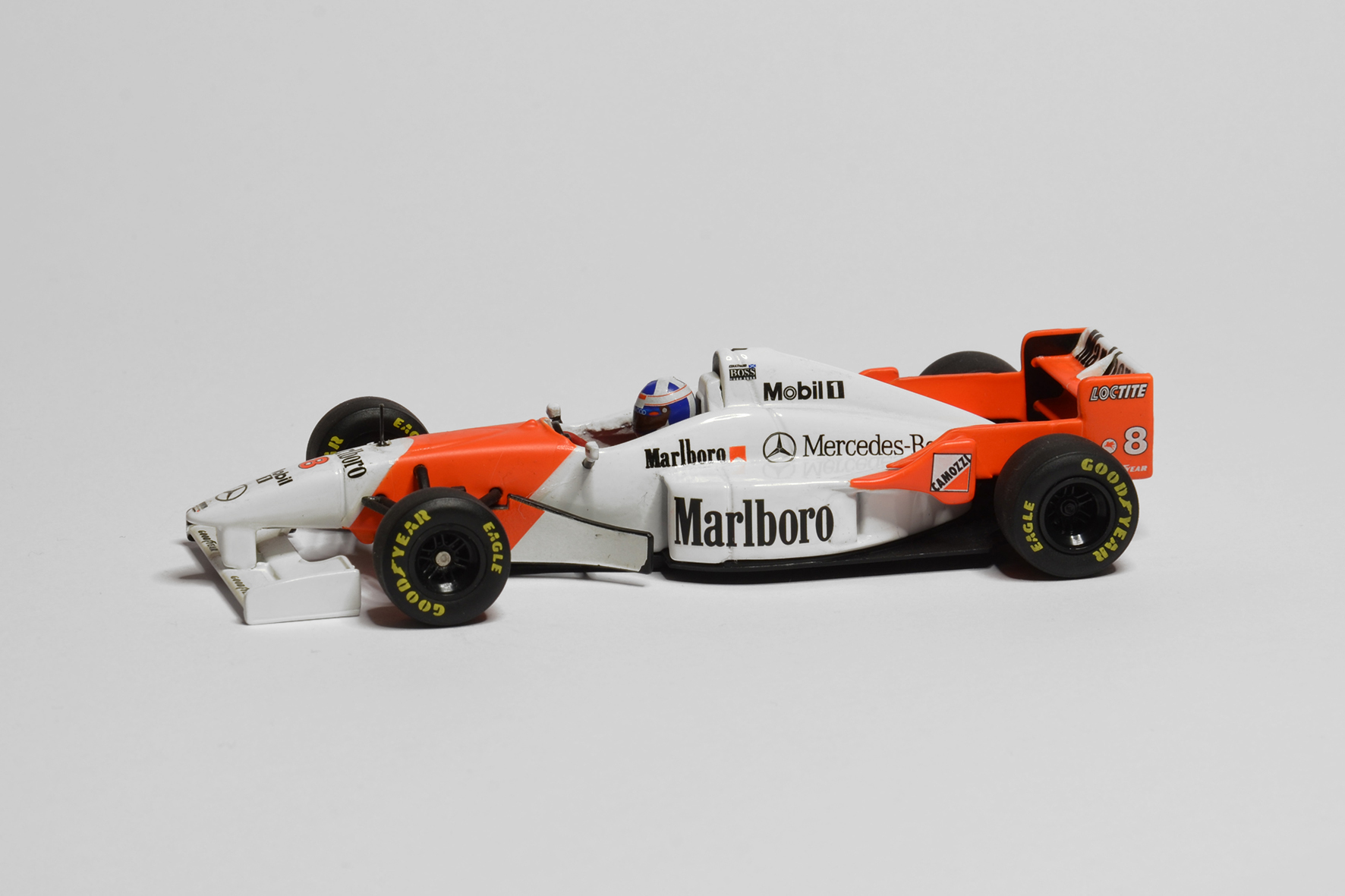 McLaren - Mercedes Mp4/11 | 1996 | David Coulthard | Minichamps