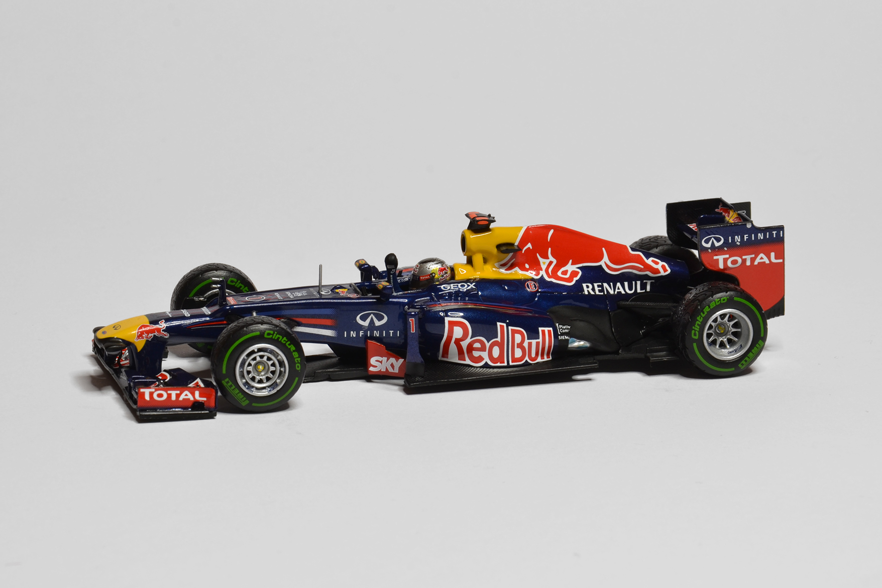 Red Bull - Renault RB8 | 2012 | Sebastian Vettel | Minichamps