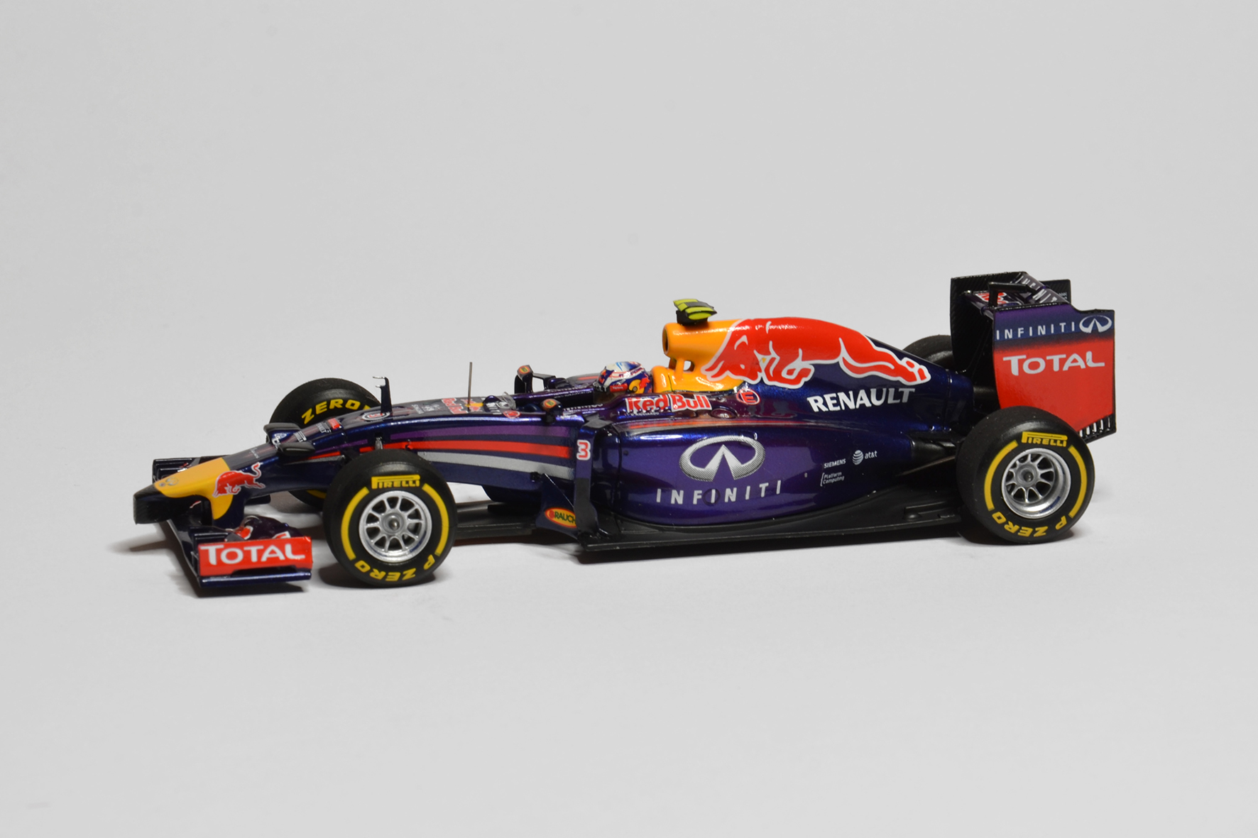 Red Bull - Renault RB10 | 2014 | Daniel Ricciardo | Spark