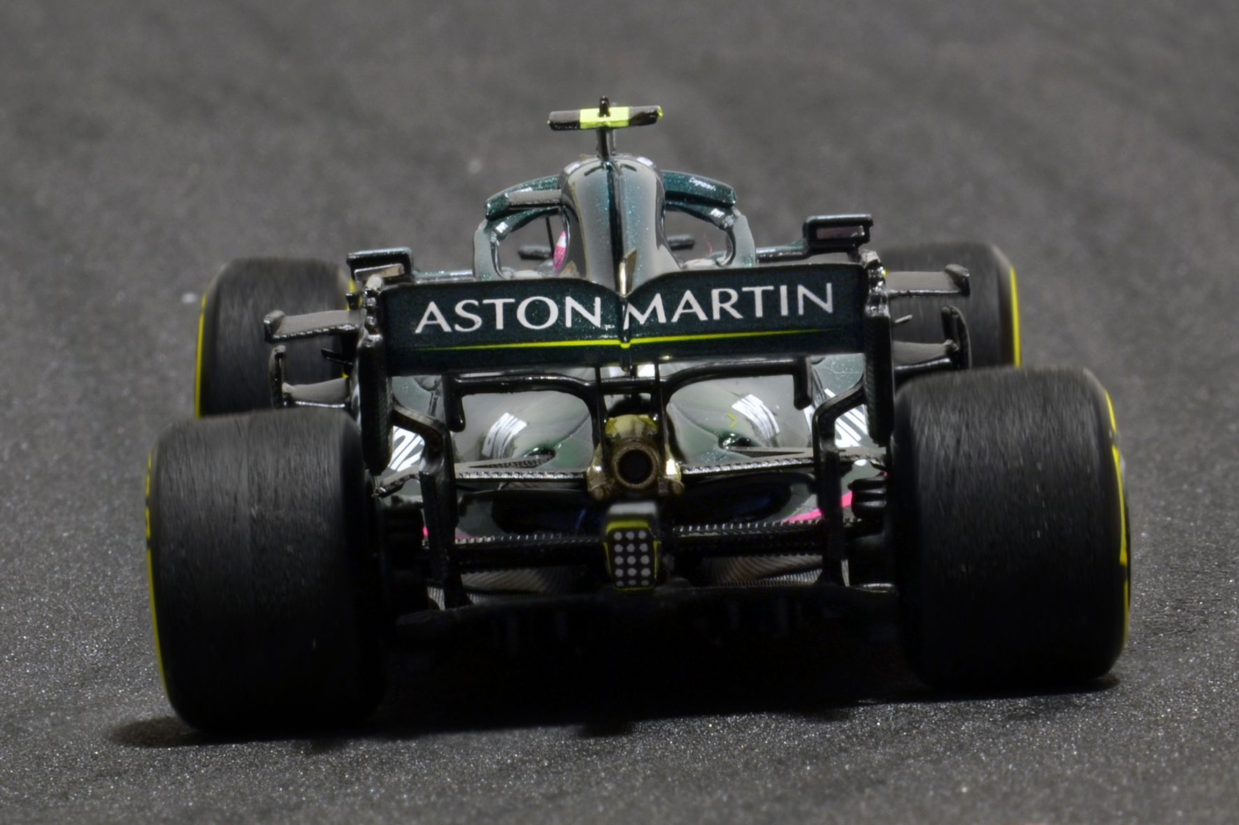 Aston Martin AMR21 Sebastian Vettel 2021 - Minichamps 1:43