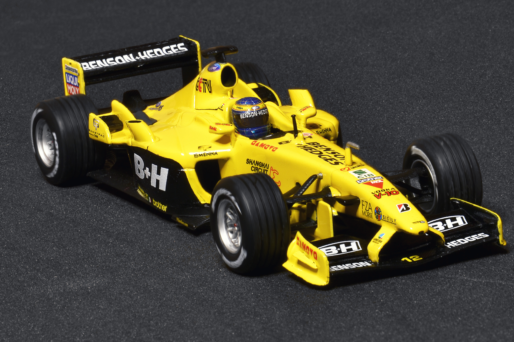 2003_jordan-ej13_zsolt_baumgartner.jpg