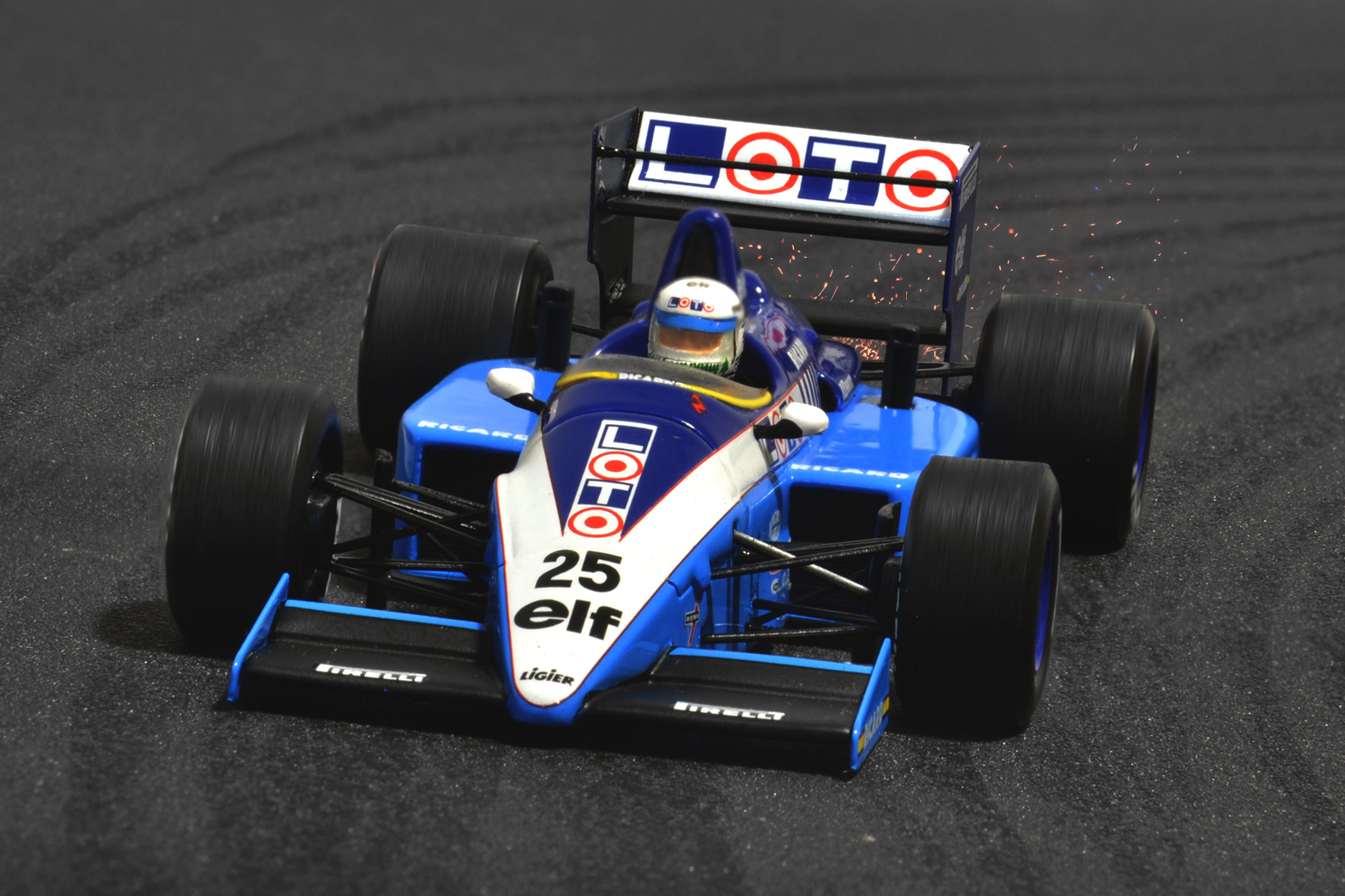 Ligier JS27 René Arnoux 1986 - Spark 1:43