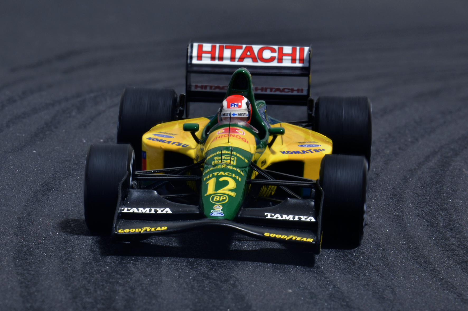 Lotus 107 Johnny Herbert 1992