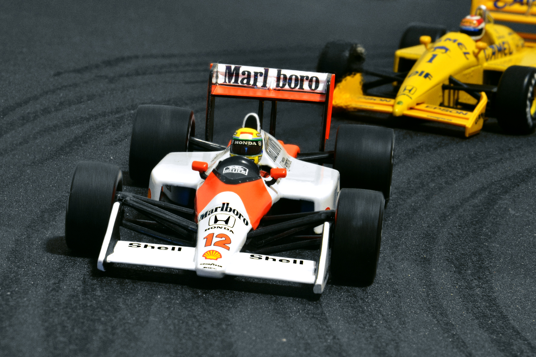 McLaren MP4/4 Ayrton Senna & Lotus 100T Nelson Piquet 1988- Minichamps 1:43<br />
