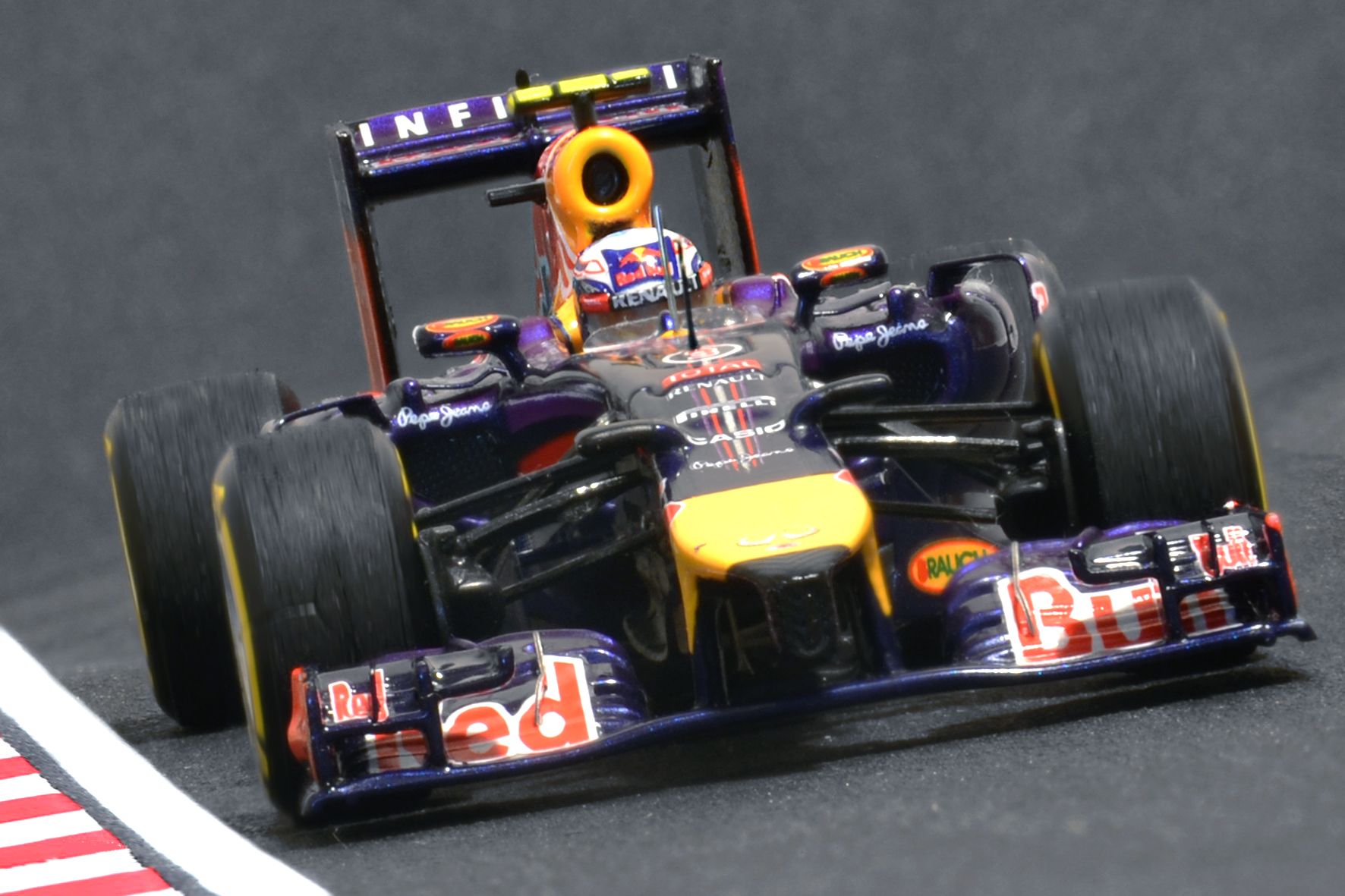 Red Bull RB10 Daniel Ricciardo - Spark 1:43