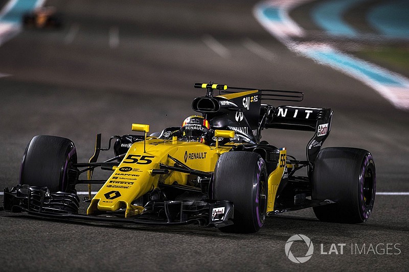 renaultrs17sainz.jpg