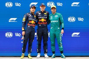 A 2024-es Forma-1-es Kínai Nagydíj rajtrácsa - Alonso a Red Bullok mögött, Hamilton az utolsó előtti sorban