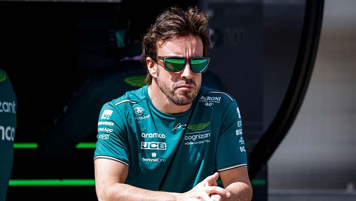 Alonso utalt arra, hogy továbbra is az Astonnál lesz 2025-ben.