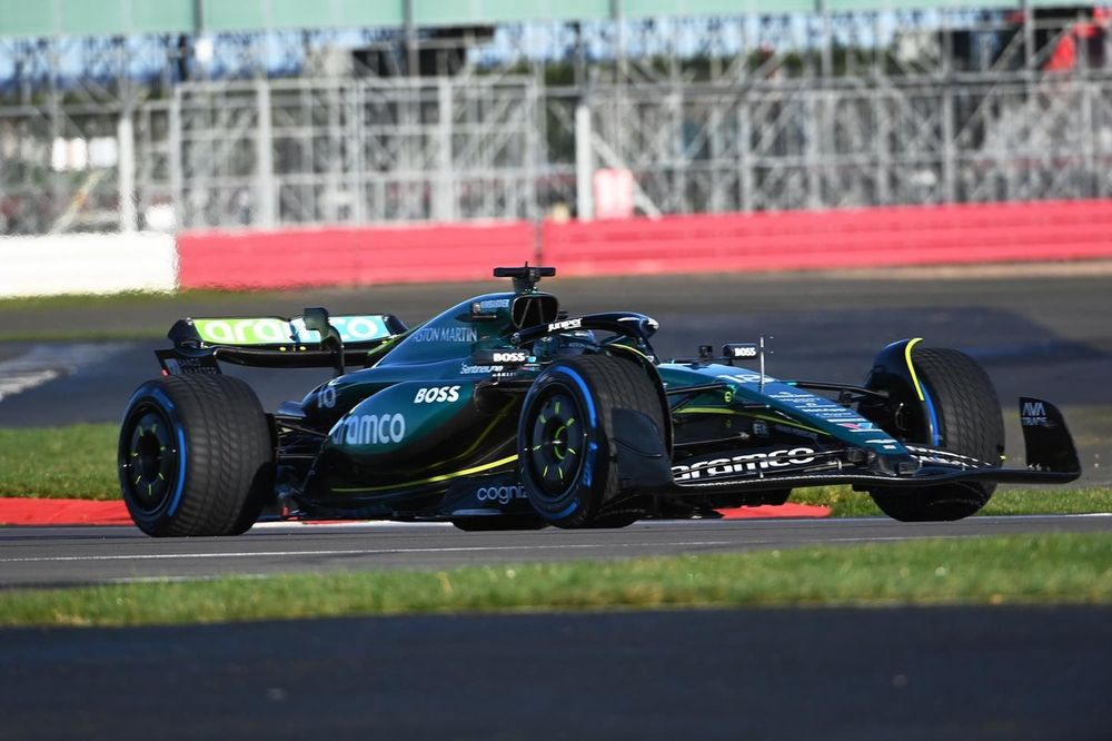 Brundle: A csapatok inspirálódhatnának az Aston Martin megjelenéséből.