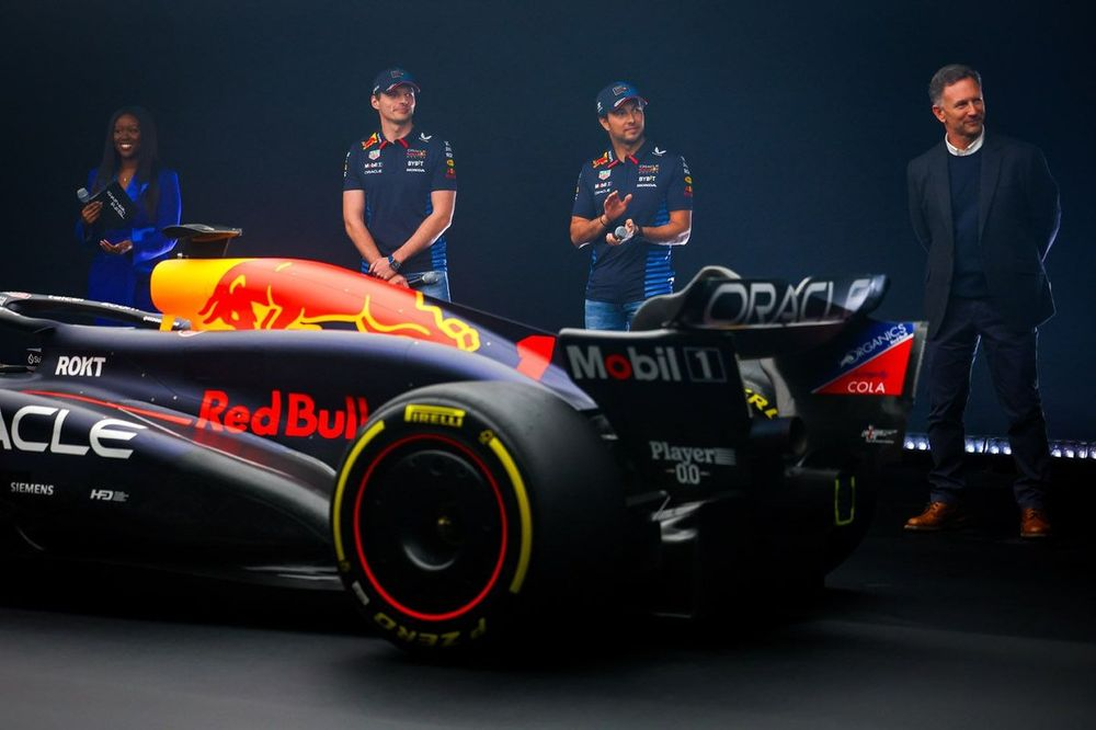Hogyan lenne beütemezve a Red Bull pilótáinak részvétele?