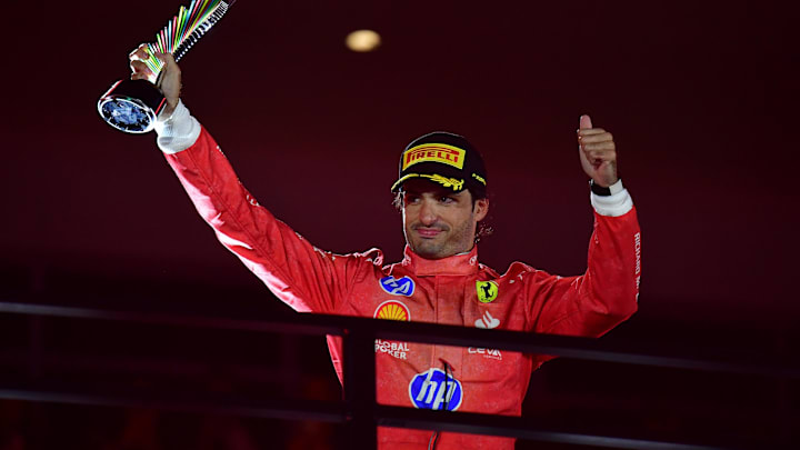 sainz_kulonleges_ajandekkal_bucsuzott_a_ferraritol.png