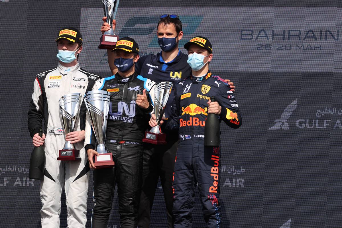 f2_bahrein_podium.jpg