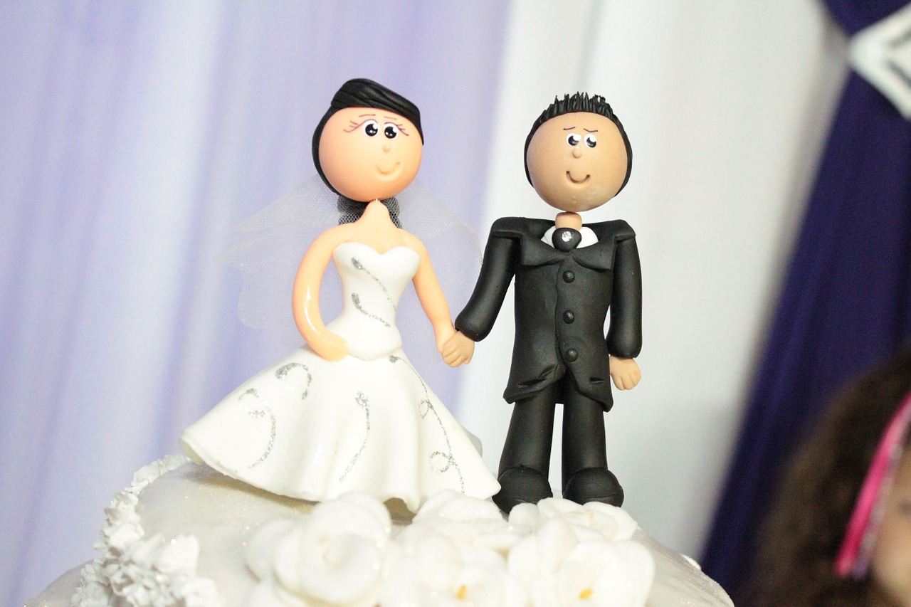 wedding-cake-toppers-115556_1280.jpg