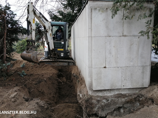 Titkos bunkerrendszer a Fiumei úti temető és a II. János Pál pápa tér között