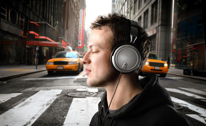 pedestrian-headphones-120117.jpg