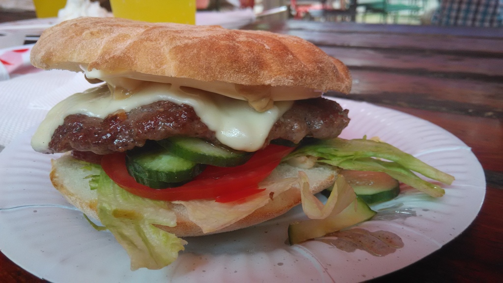 Balkán burger