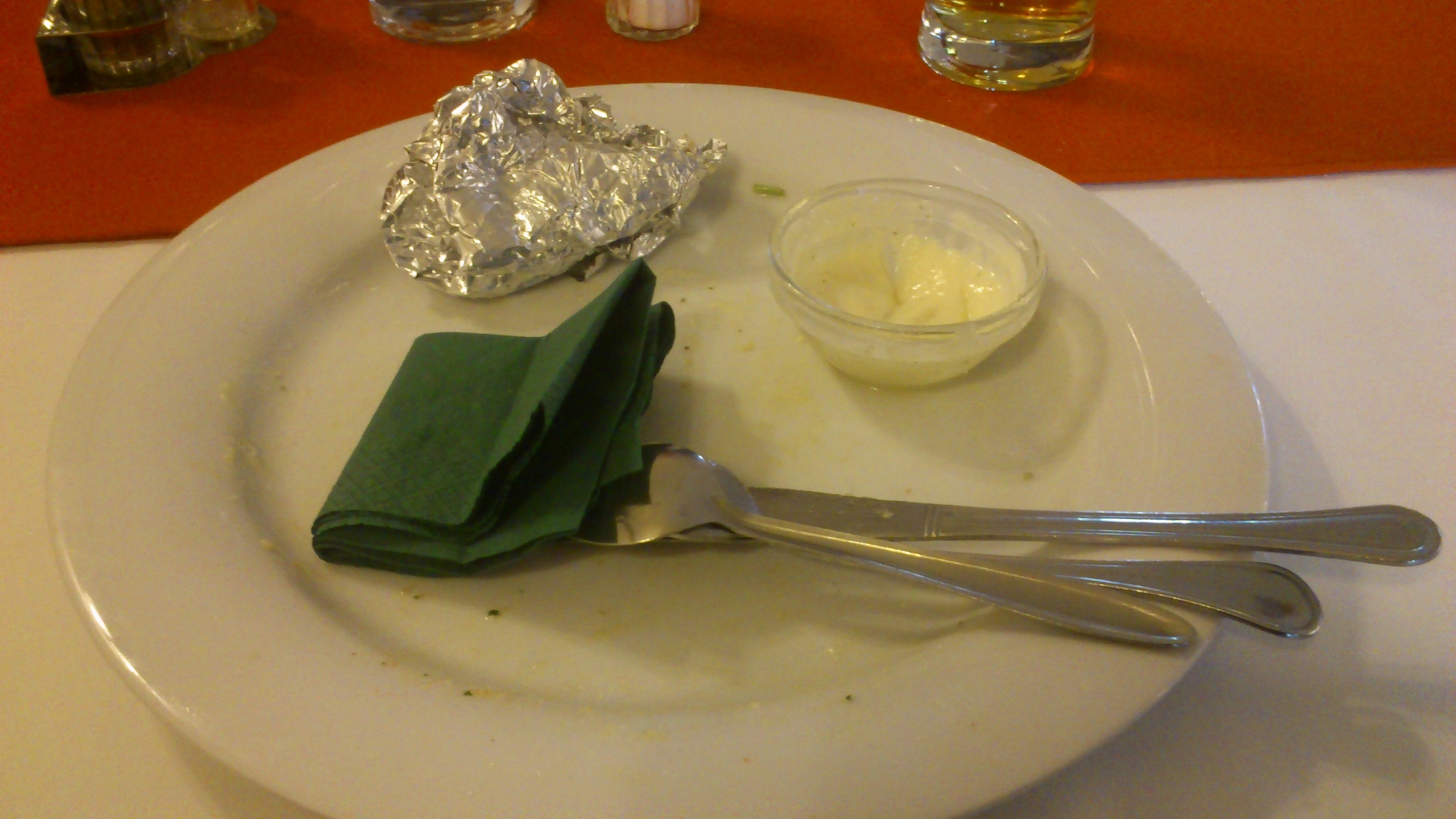 Lilahagymával, füstölt csülökkel töltött sajt, roston - utána :-)