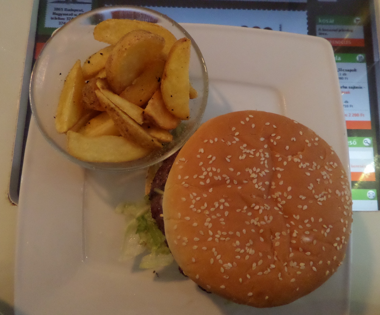 Szürkemarha sajtmix-burger + steak burgonya
