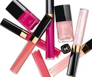 Chanel-Roses-Ultimate-de-Chanel-Makeup-Collection-300x252.jpg