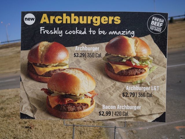 Vadonatúj burgereket tesztel a McDonald's
