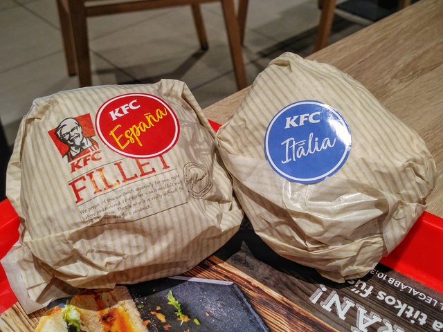 Kis szendvicseket és édes Shake-et kóstoltunk a KFC-ben