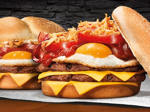 Dupla húsos-tojásos szendvics a hazai Burger Kingben