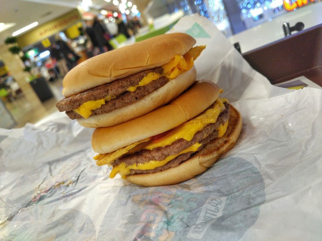 Ennél jobb Mekis sajtburgert még nem ettél! - Crunchy és Crunchy Hot