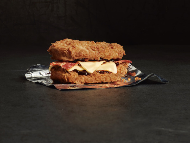Double Downnal támad a brit KFC