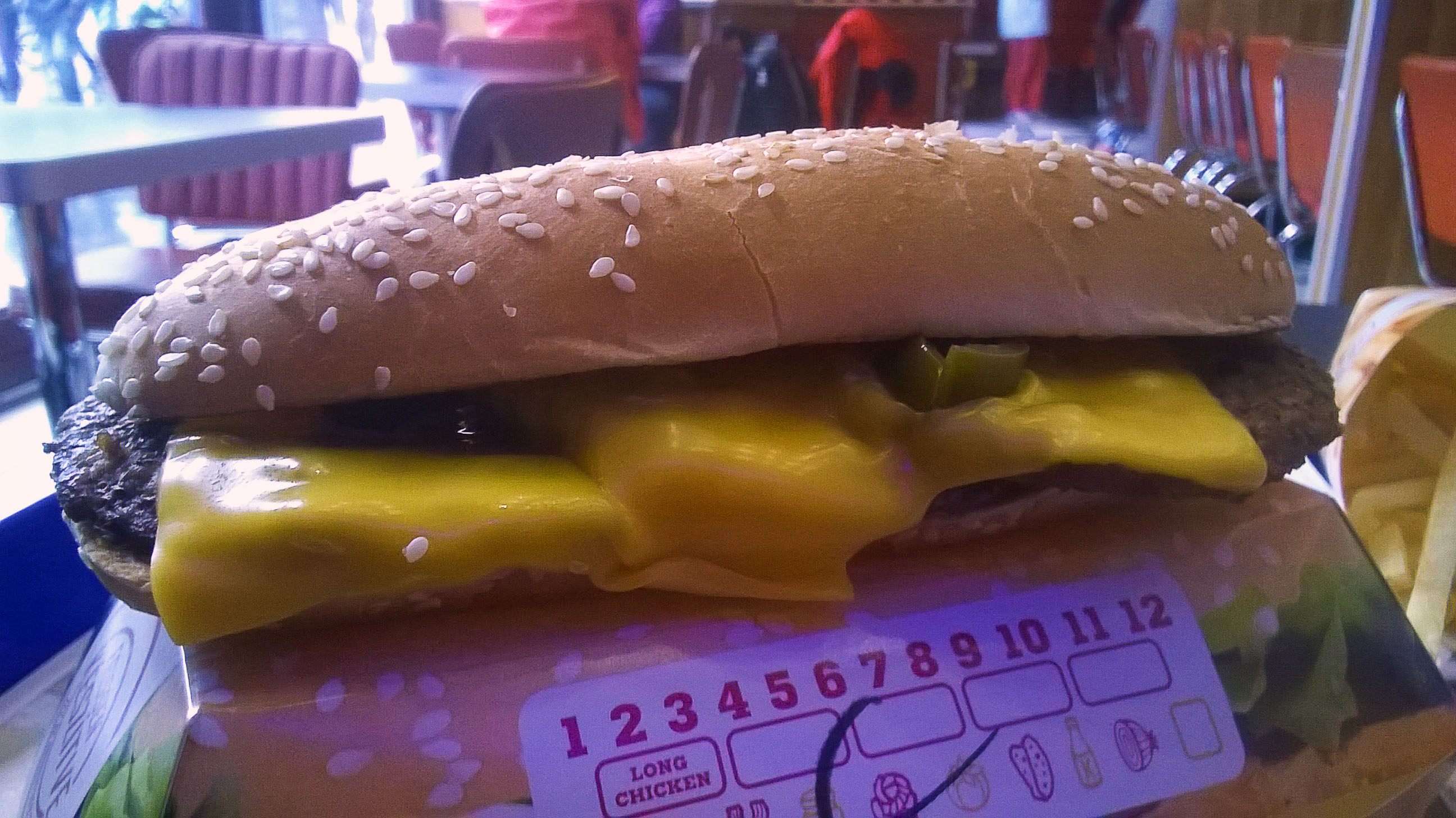 burger_king_xtra_long_chili_cheese_1.jpg