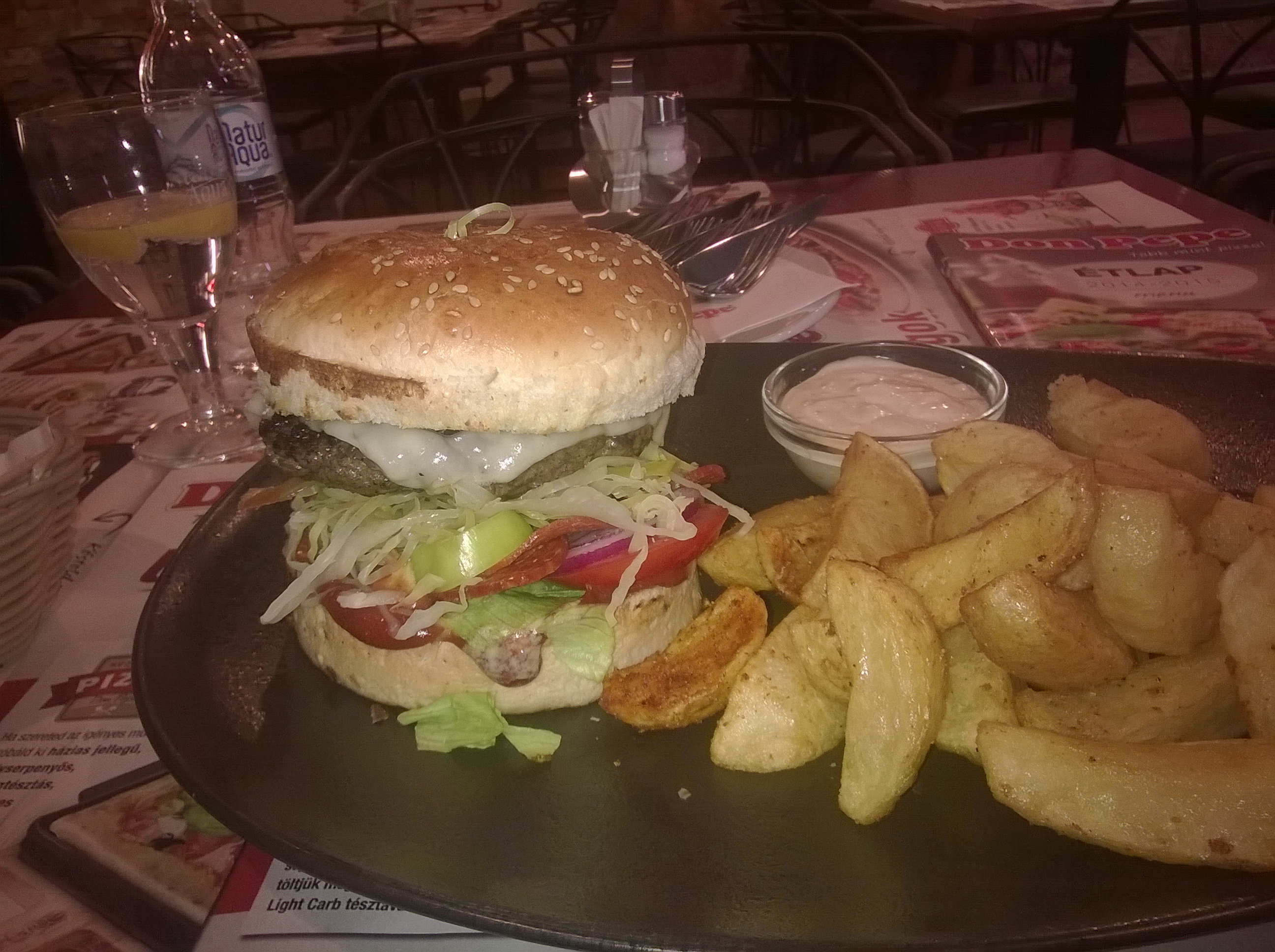 don_pepe_magyarosch_burger_2015_augusztus.jpg