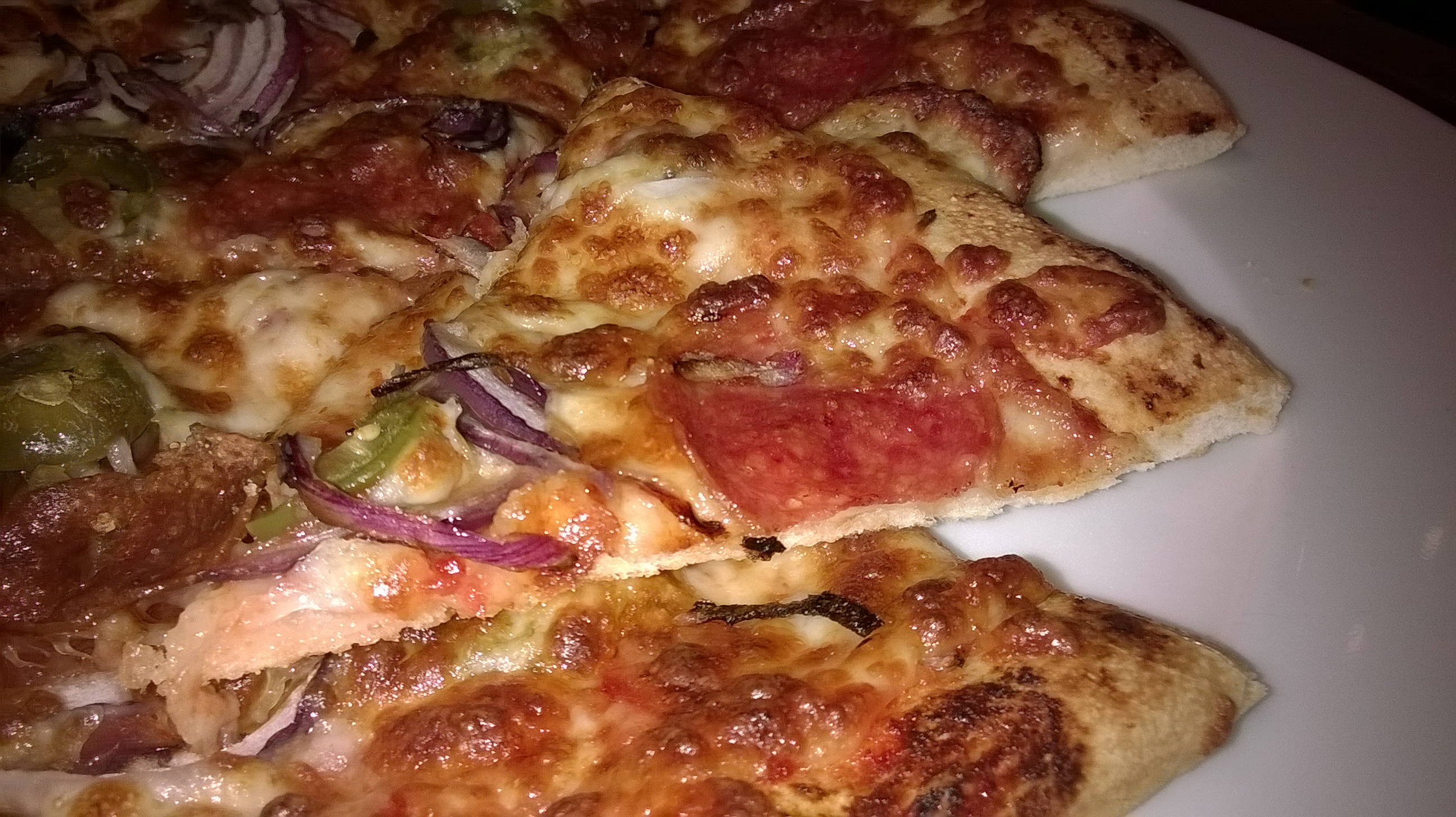 pizza_hut_hot_pepperoni_classica_02.jpg