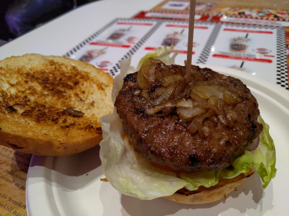 wow_diner_boston_red_sox_burger_2_custom.jpg
