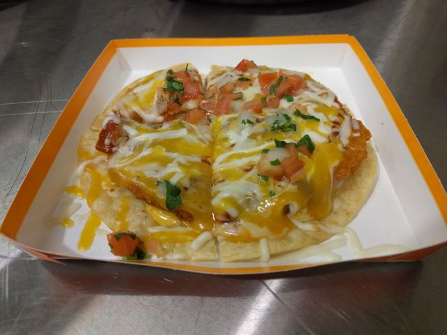 taco-bell-mexican-crispy-chicken-pizza.jpg