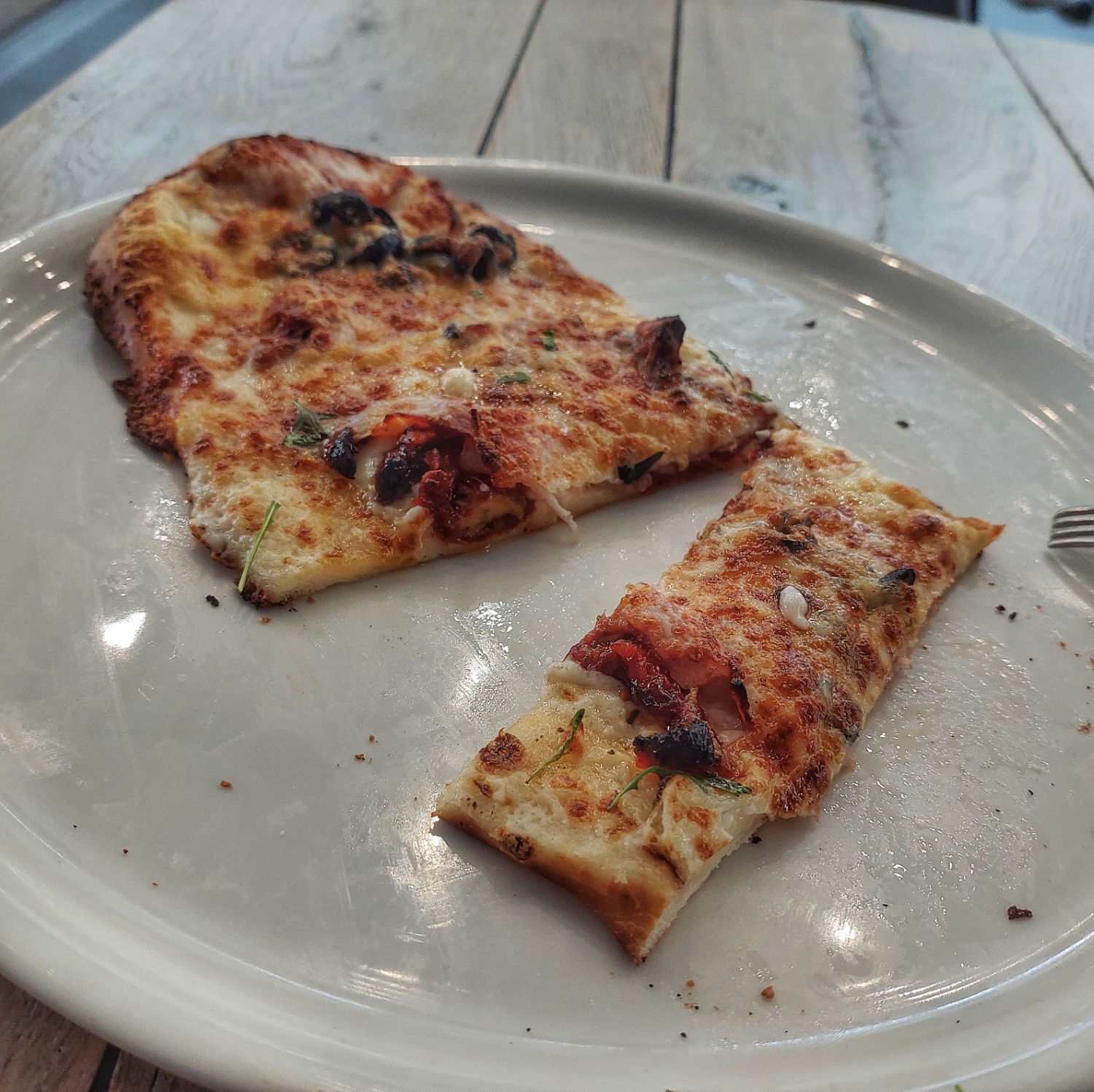 don-pepe-mediterran-pizzetta-pizza-mozzarella-aszalt-paradicsom-2.jpeg