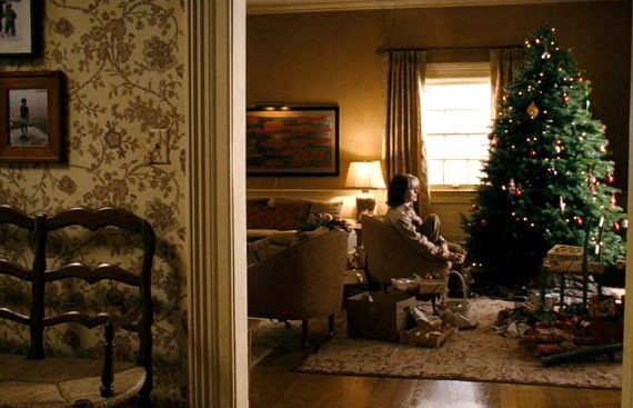 the-family-stone-movie-house-diane-keaton-christmas-tree-e1545373732546.jpg