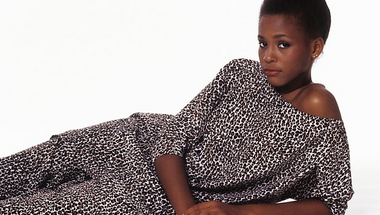 Üsd a dobot és a fémet