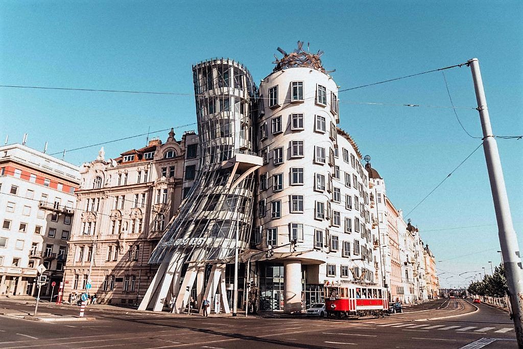 prague_dancing_house.jpg