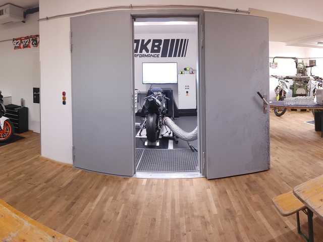 2023-as BMW S1000RR padozás Bodis rendszerrel