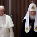Ferenc pápa: Kirill pátriárka nem válhat Putyin ministránsává