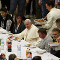 „Ne fordítsd el arcodat a szegénytől” – Ferenc pápa üzenete a szegények világnapjára