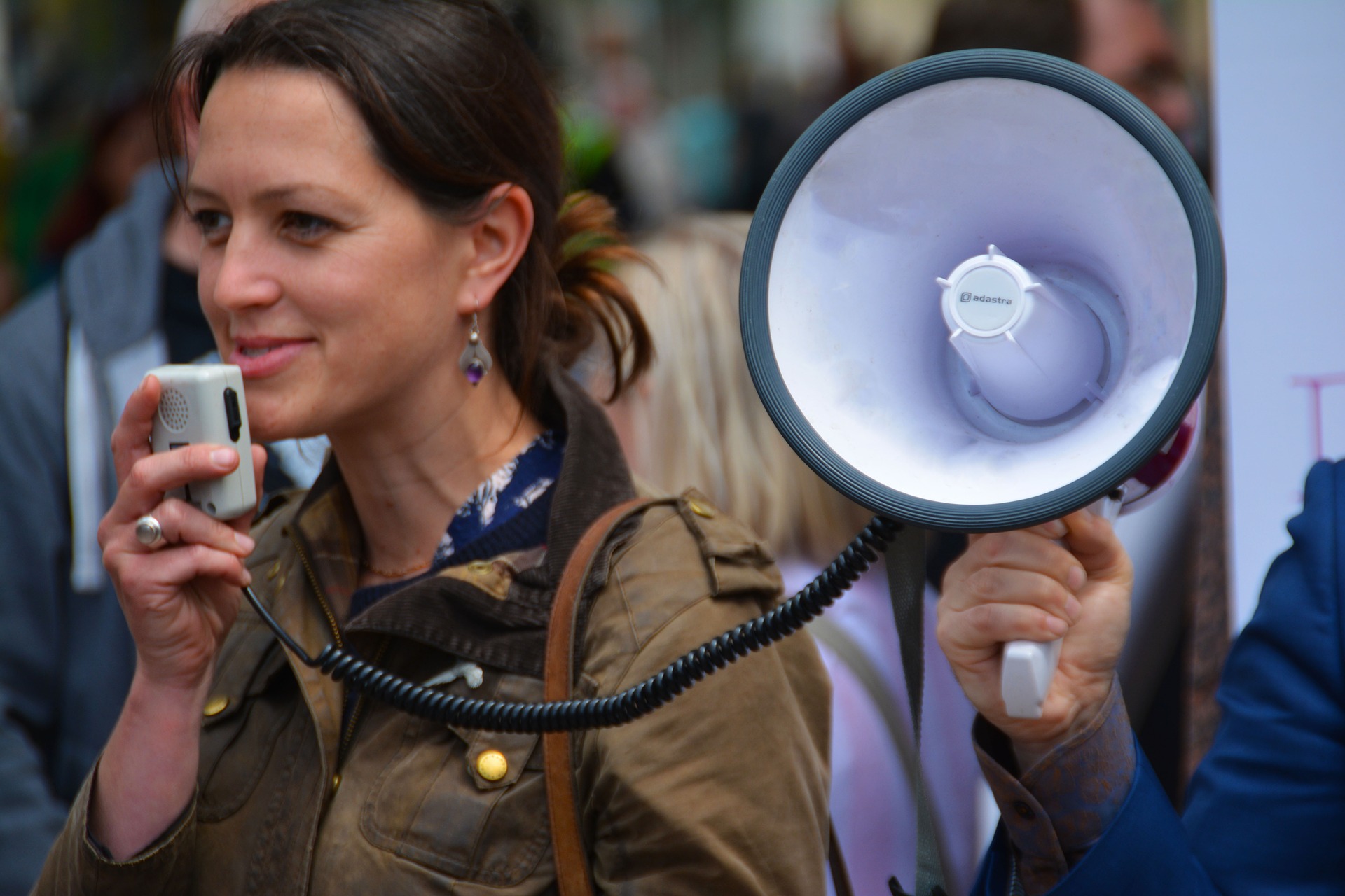 megaphone-1480342_1920.jpg